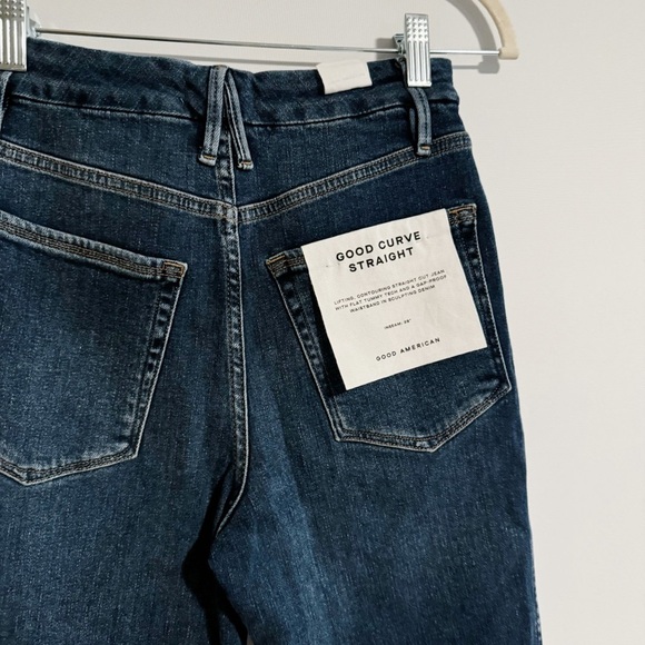 Good American - Good Curve Straight Jeans - Picture 5 of 5